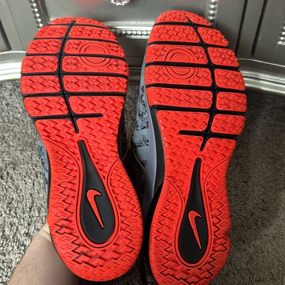 Nike VO2 Training Sneakers - Picture 2 of 2